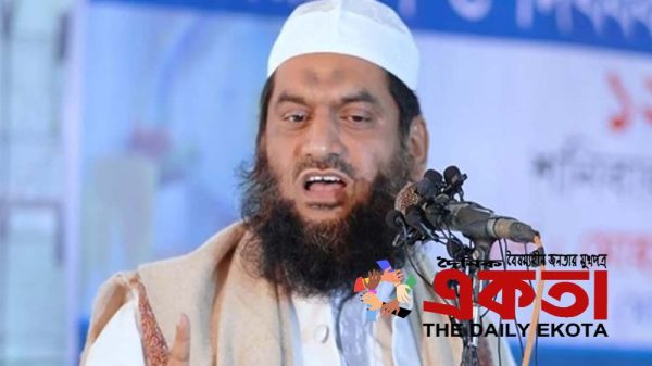 বাংলাদেশ খেলাফত মজলিসের আমির মাওলানা মামুনুল হক।