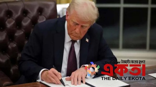 যুক্তরাষ্ট্রের প্রেসিডেন্ট ডোনাল্ড ট্রাম্প ।