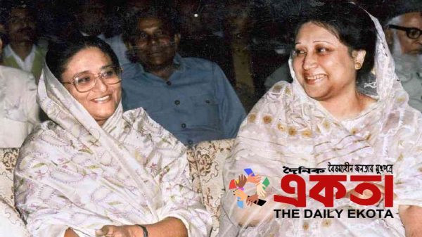 ক্ষমতাচ্যুত প্রধানমন্ত্রী শেখ হাসিনা ও বিএনপির চেয়ারপারসন ও সাবেক প্রধানমন্ত্রী খালেদা জিয়া।(সংগৃহীত ছবি)