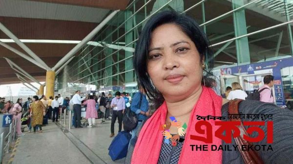 কবি তুহিনা সুলতানা।