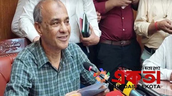 স্বরাষ্ট্র উপদেষ্টা লেফটেন্যান্ট জেনারেল (অব.) মোঃ জাহাঙ্গীর আলম চৌধুরী।