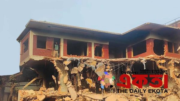 ঢাকা শহরের ধানমন্ডি ৩২ নম্বর রোডে শেখ মজিবুর রহমানের বাড়ি।